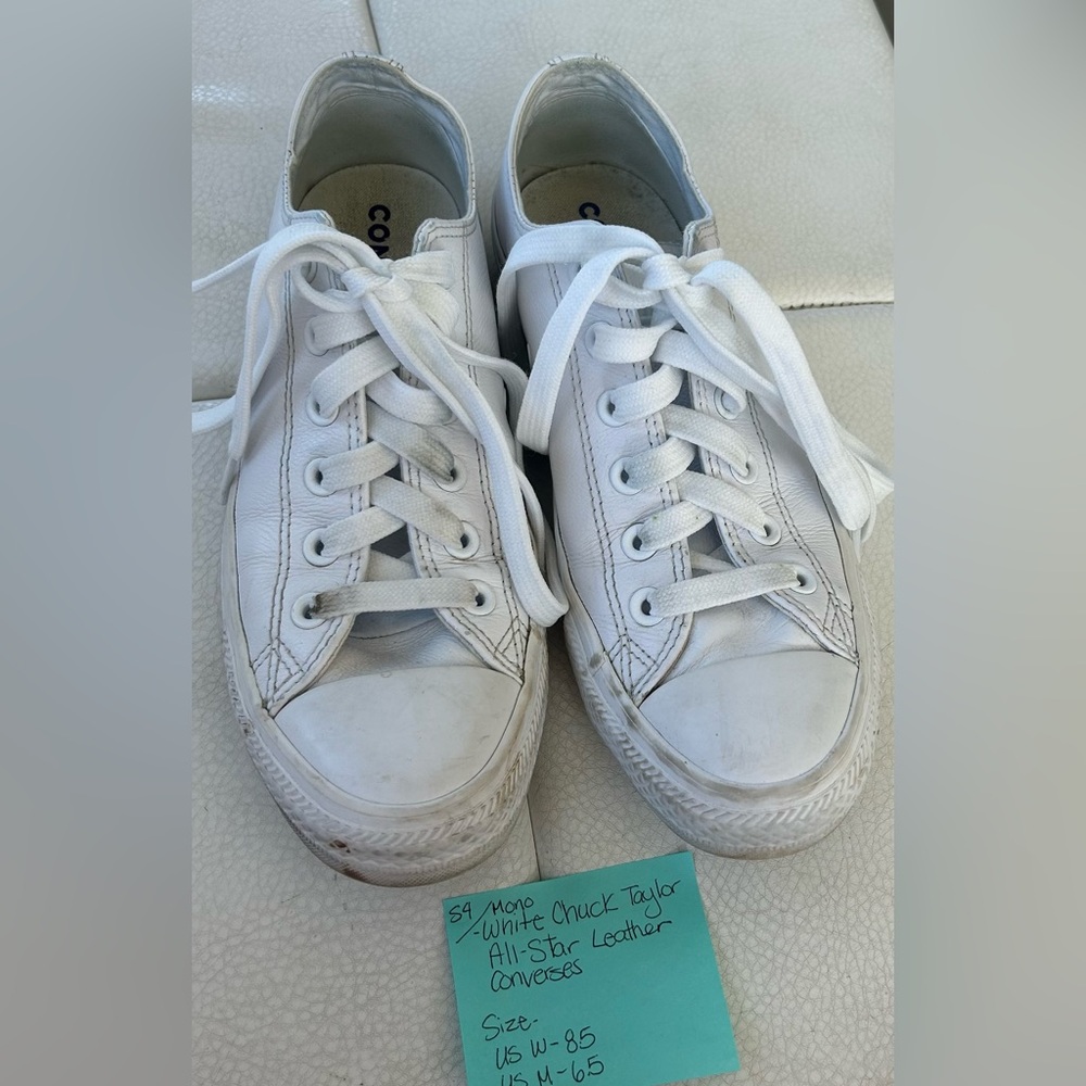 Mono-White Chuck Taylor All-Star Leather Converse